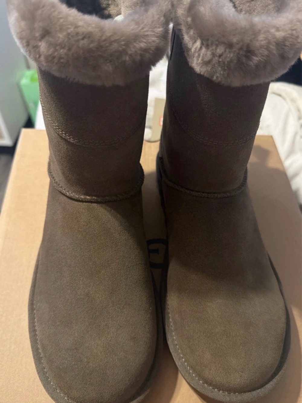 UGG short Bailey Mixed Bow size 9